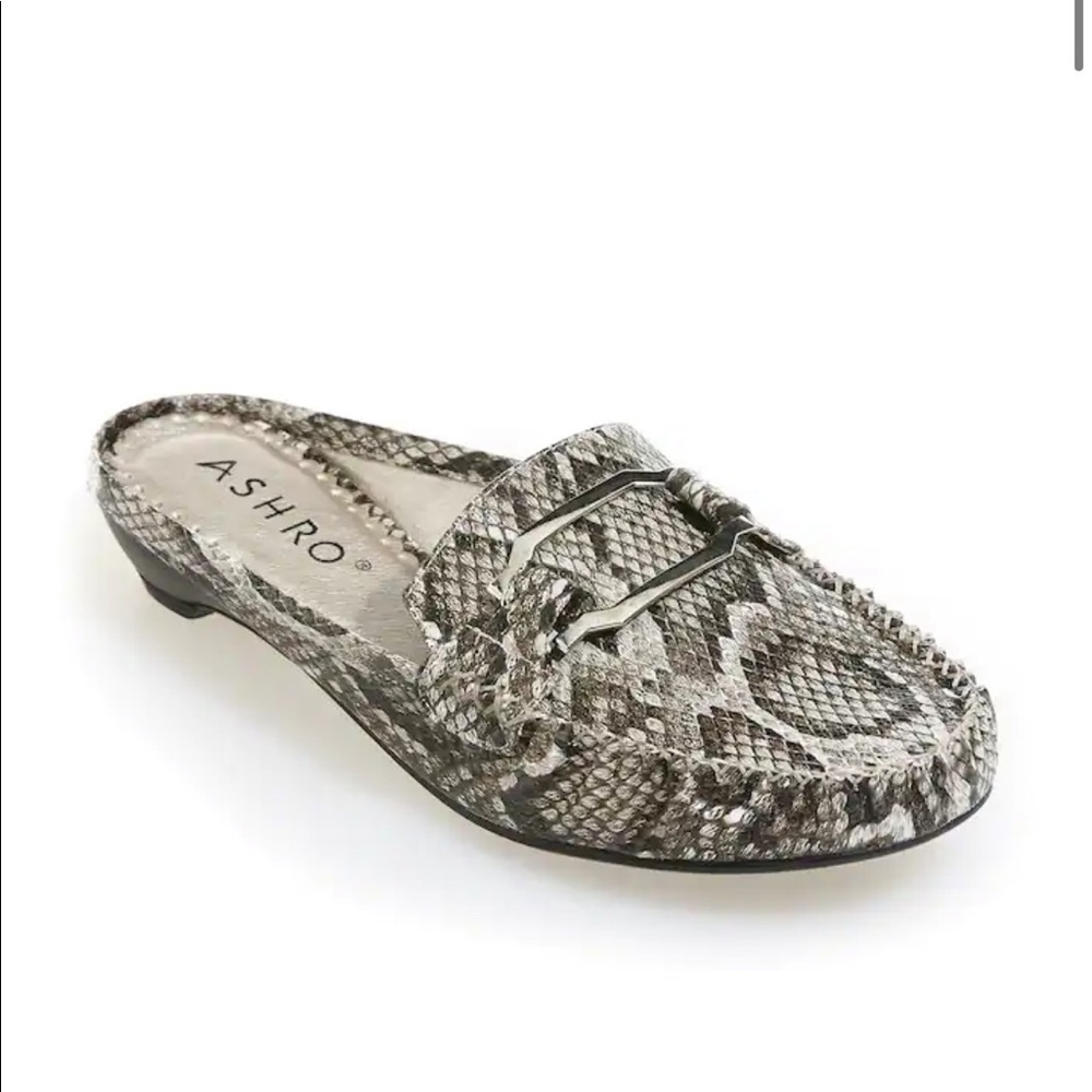 Ashro Snake Skin Loafers size 7.5